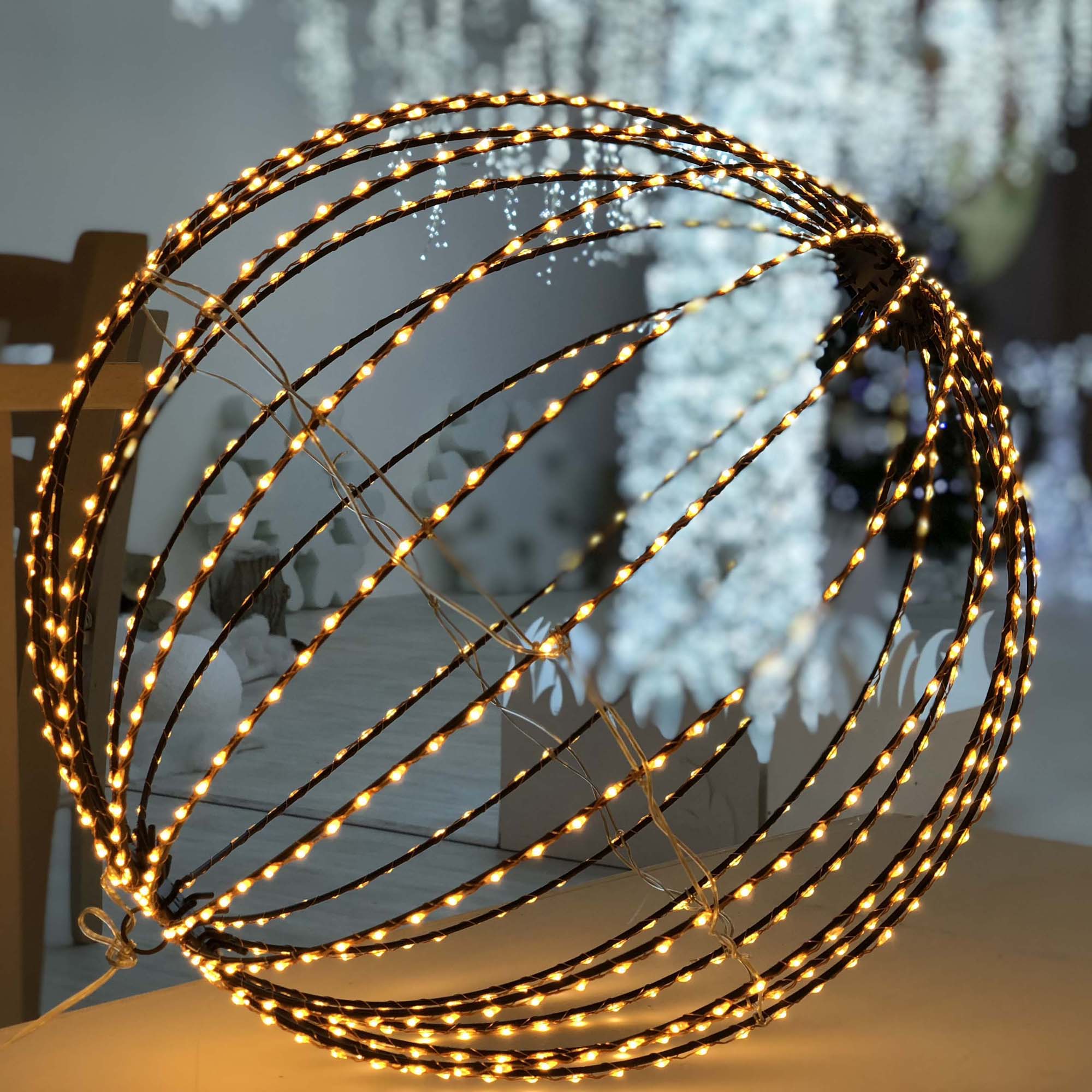 Lotti LED-Kugel, warmweiß, 700 40cm bei • LEDs, Lichterketten & Netze